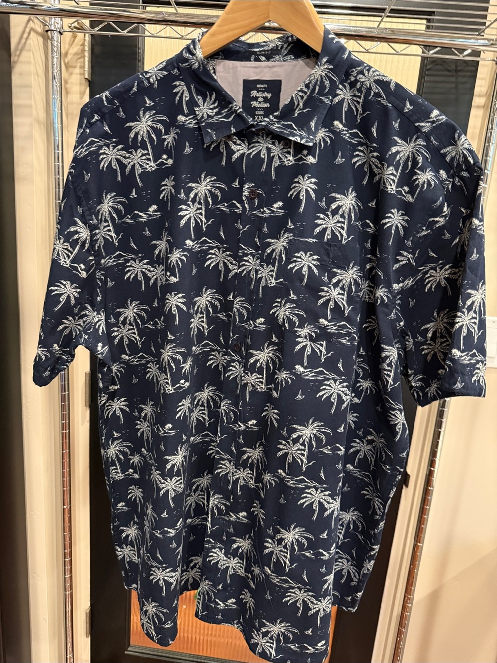 Artistry in Motion Men’s Hawaiian Palm Tree Button-Up Shirt XXL Slim Fit Navy